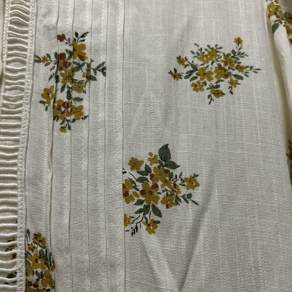 Whimsical, cream w/floral midi dress, 3/4 length sleeve. Lined. Buttons - Picture 4 of 4